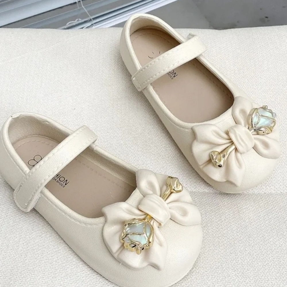 Toddler Chic Bow Cream Kids Shoes Similar To Mini Melissa
